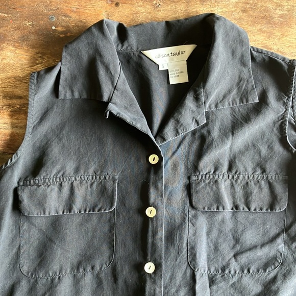 Vintage Silk Button down vest sleeveless top - Picture 4 of 7